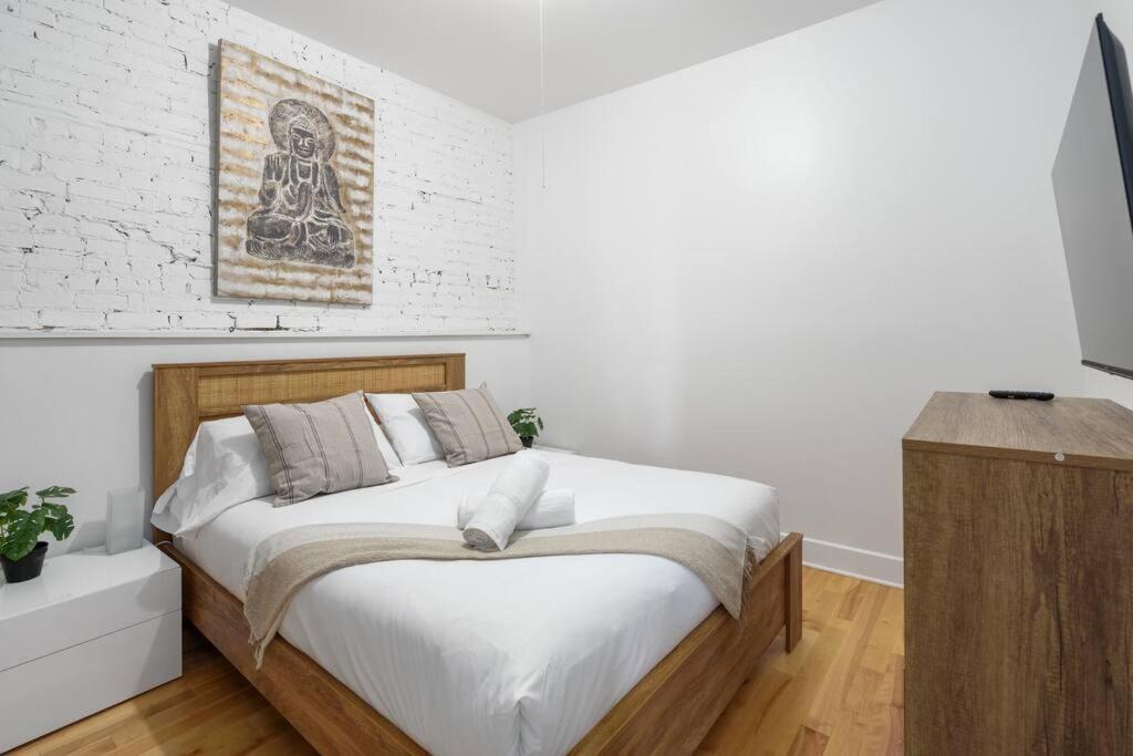 Chic Mile-End 3Br Getaway - Free Parking, Sleeps 8 Leilighet Montréal Eksteriør bilde