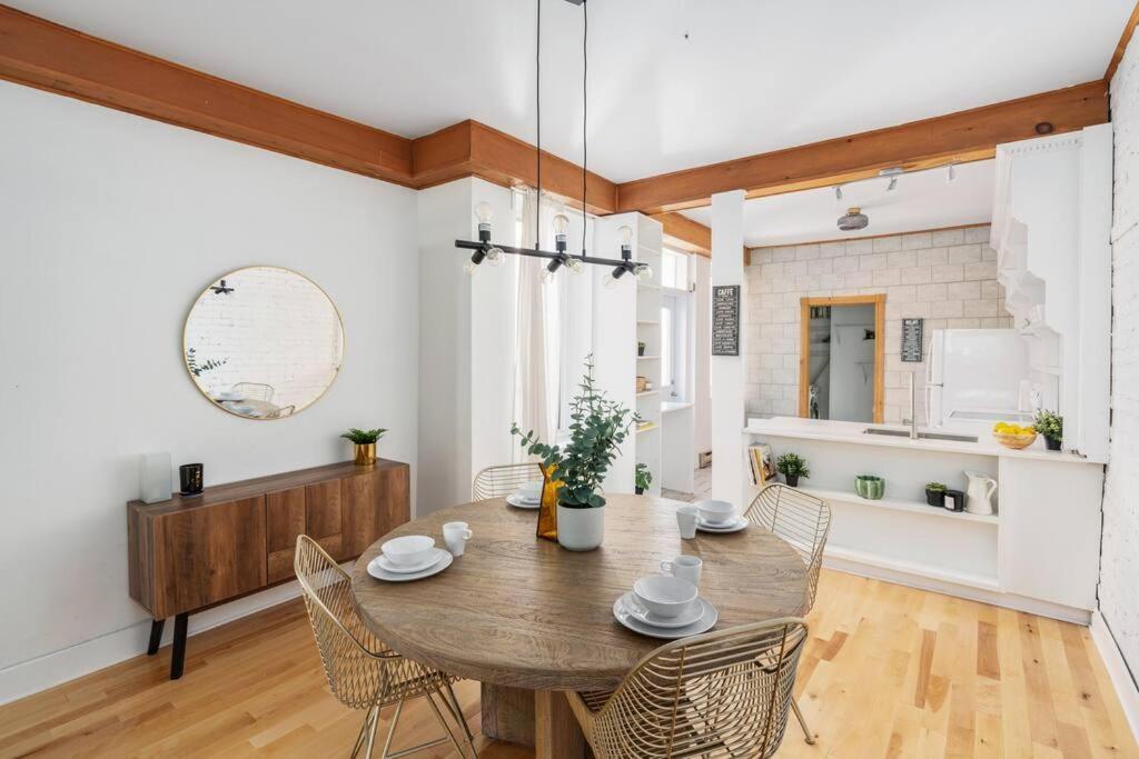 Chic Mile-End 3Br Getaway - Free Parking, Sleeps 8 Leilighet Montréal Eksteriør bilde